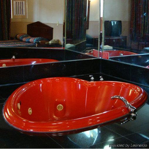 Riviera Motor Inn Brooklyn Ню Йорк Екстериор снимка