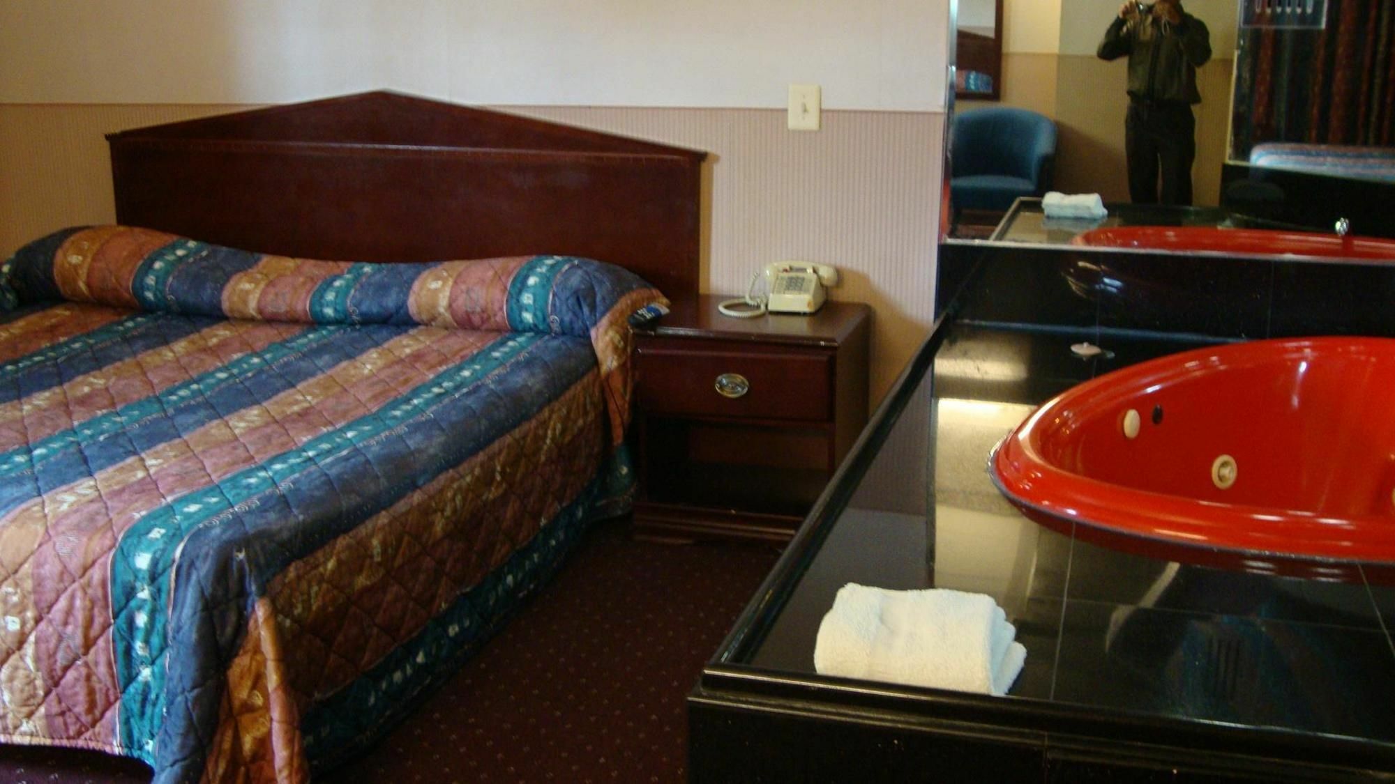 Riviera Motor Inn Brooklyn Ню Йорк Екстериор снимка